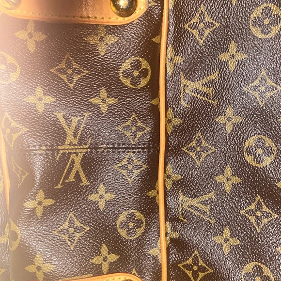Authentic Louis Vuitton shoulder bag - Picture 6 of 8